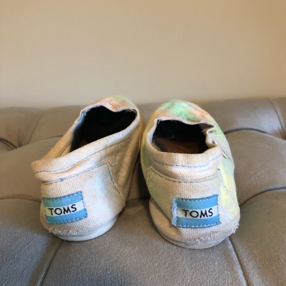 TOMS TIE DYE CLASSIC SHOES 7 - Picture 4 of 5
